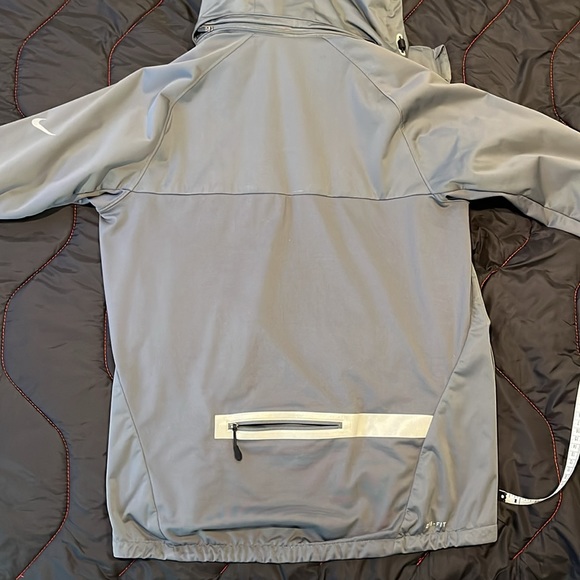Nike Element Winter Running Jacket - Picture 13 of 15